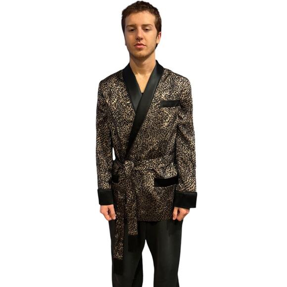 American Vintage Other - Vintage LW Wardy Smoking Coat Leopard Print, satin collar, cuffs & Belt size XS